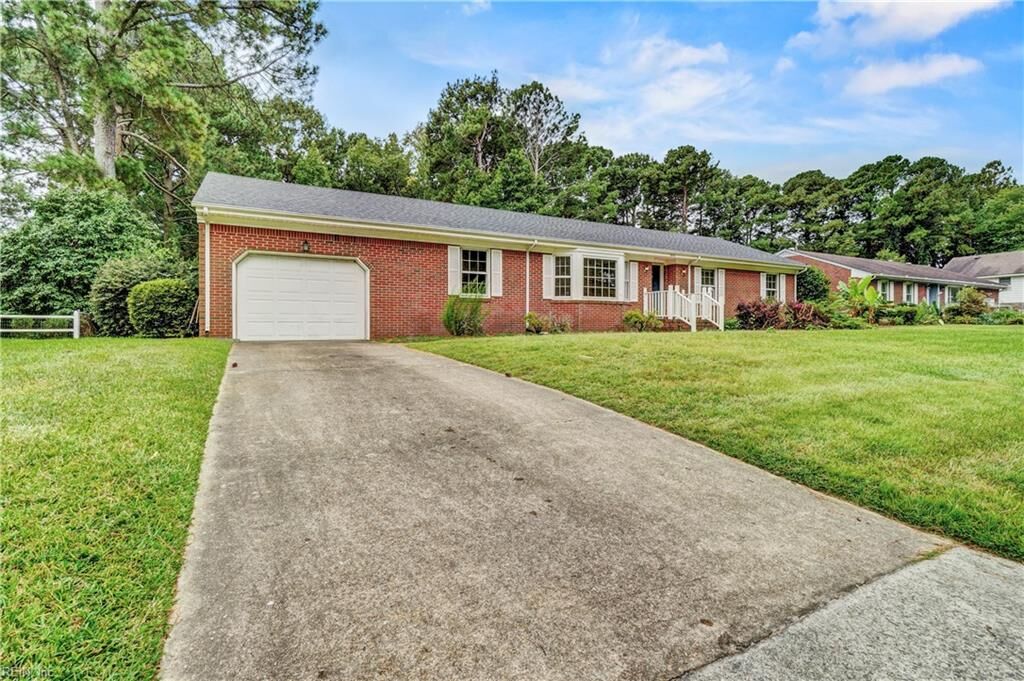 Property Photo: 5713 Craneybrook Ln VA 23703