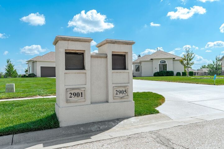 Property Photo:  2901 W Crystal Beach St  KS 67204 