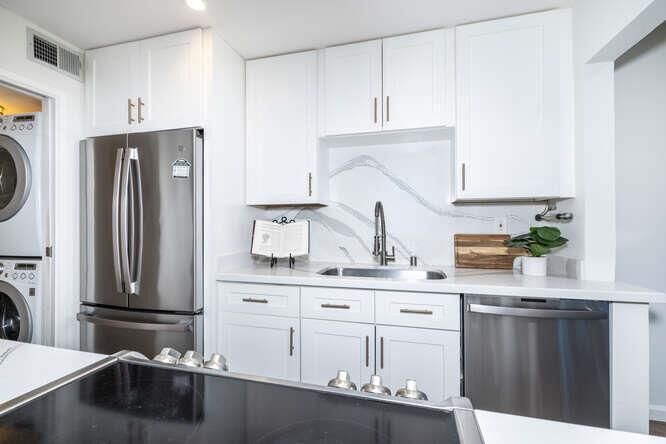 Property Photo:  3355 Brittan Avenue 3  CA 94070 