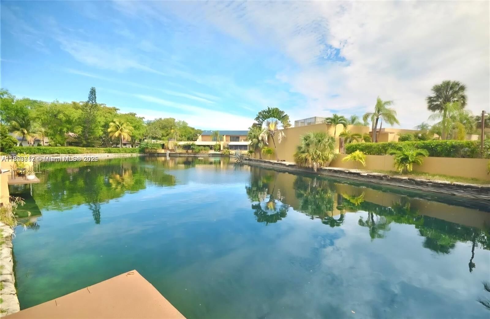 Property Photo:  15915 Kingsmoor Way  FL 33014 