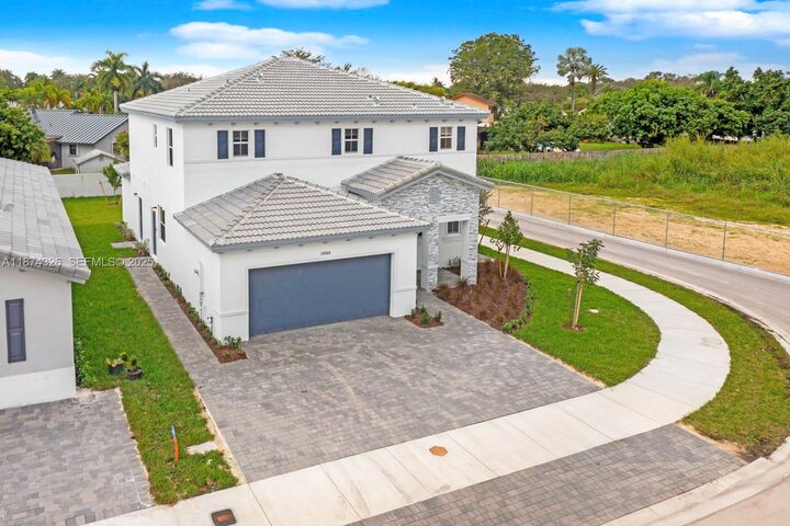 Property Photo: 14888 SW 163rd Ter FL 33187