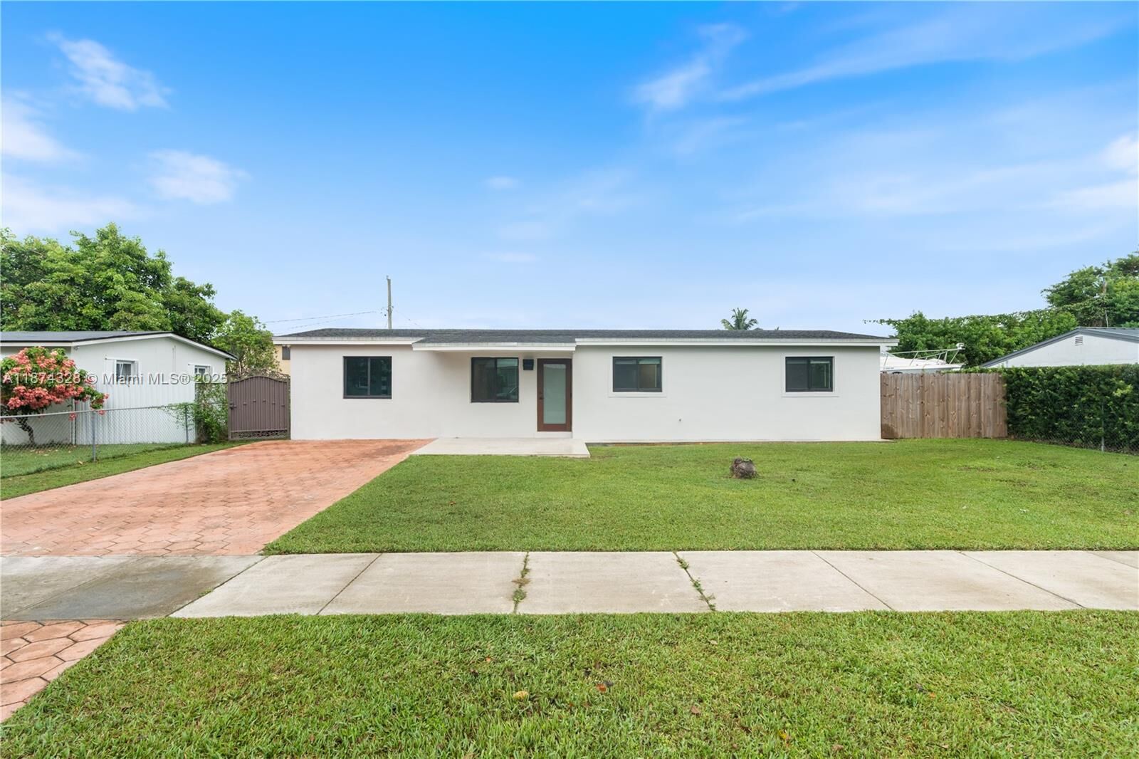 Property Photo: 13801 Monroe St FL 33176
