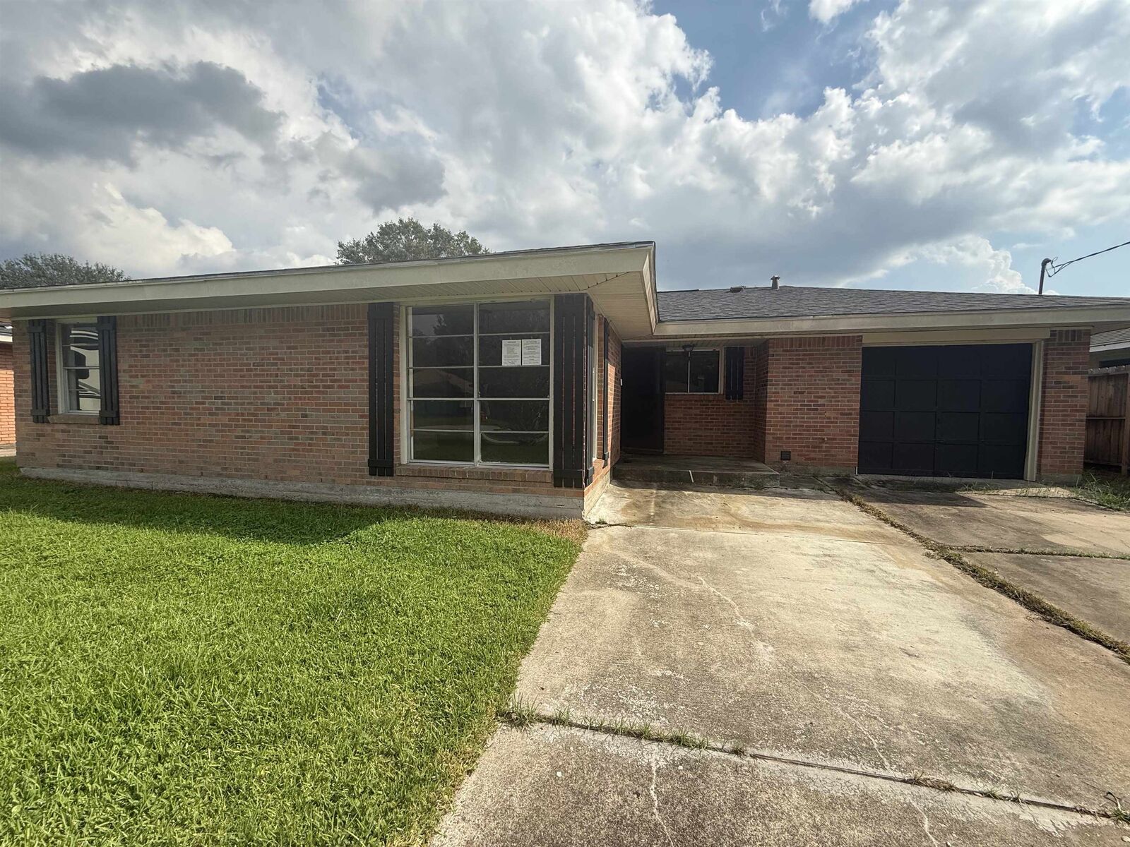 Property Photo:  701 Sherrill Street  TX 77630 