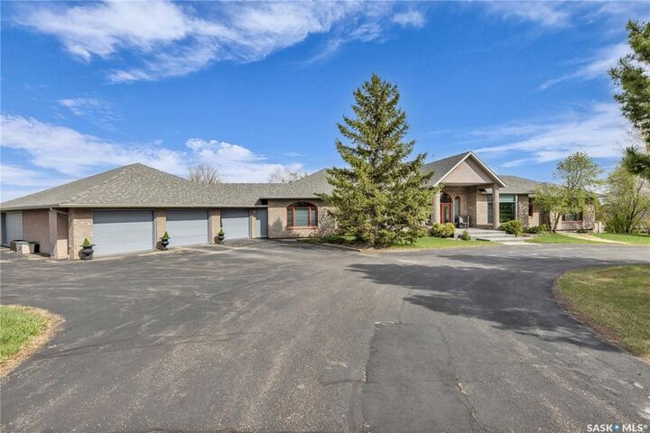 Property Photo:  48 Cathedral Bluffs Road  SK S7P 1A1 