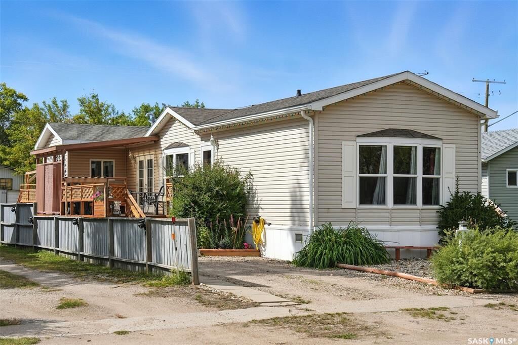 Property Photo:  315 Main Street  SK S0K 4N0 