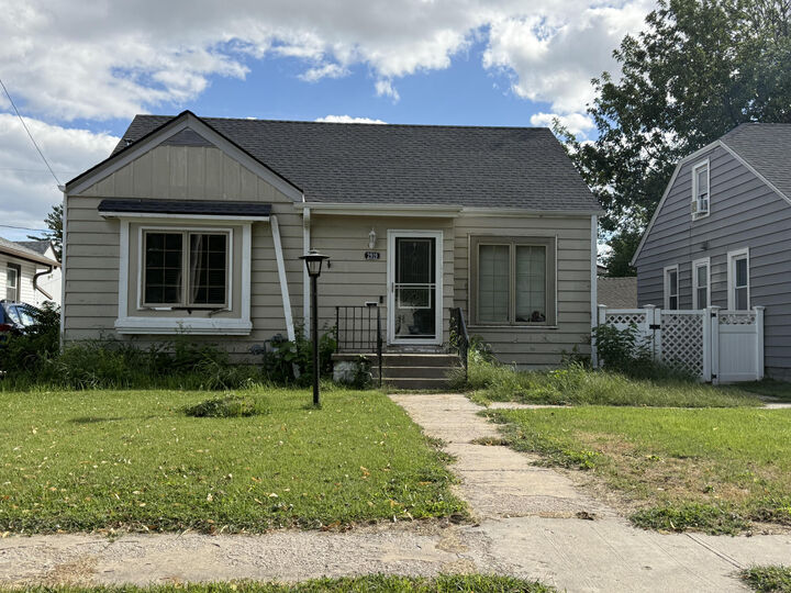 2919 Ave D  Council Bluffs IA 51501 photo