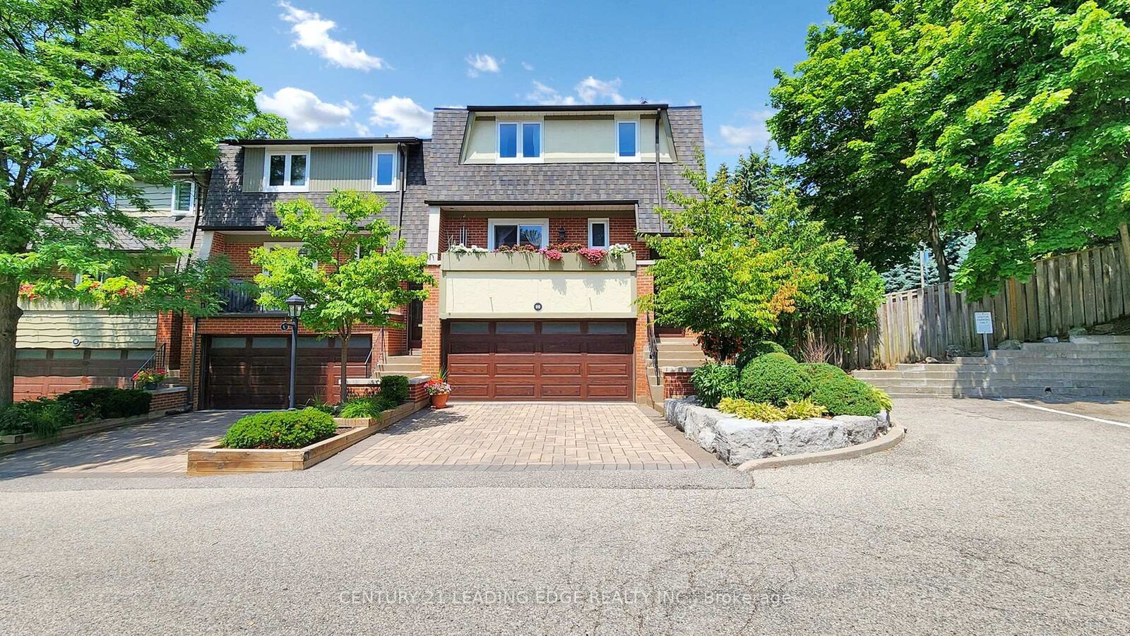 Photo de la propriété: 99 Quail Valley Crescent ON L3T 4P9