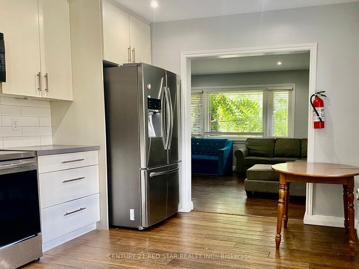 Photo de la propriété: 107 Ellis Crescent S ON N2J 2C1