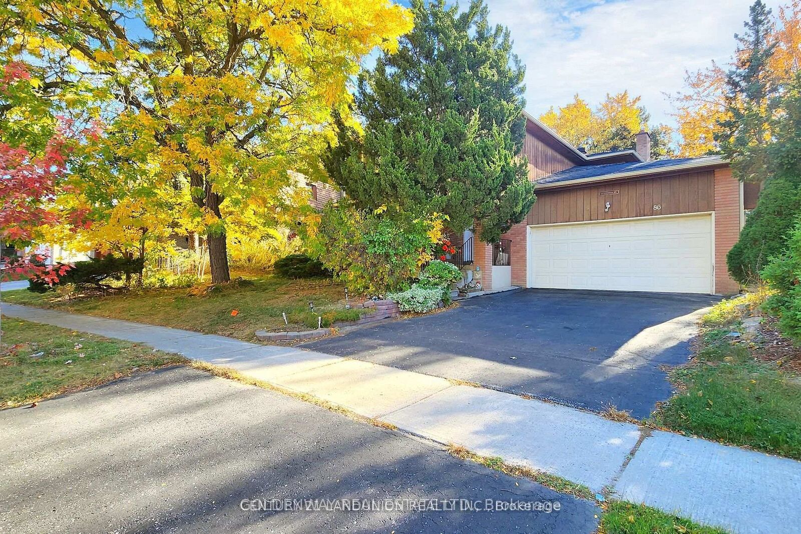 Property Photo:  86 Bushmills Square  ON M1V 1J4 