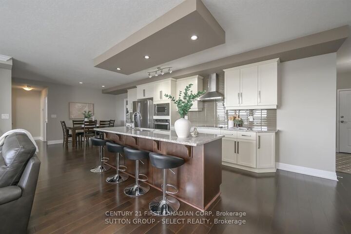 Property Photo:  240 Villagewalk Boulevard 809  ON N6G 0P6 