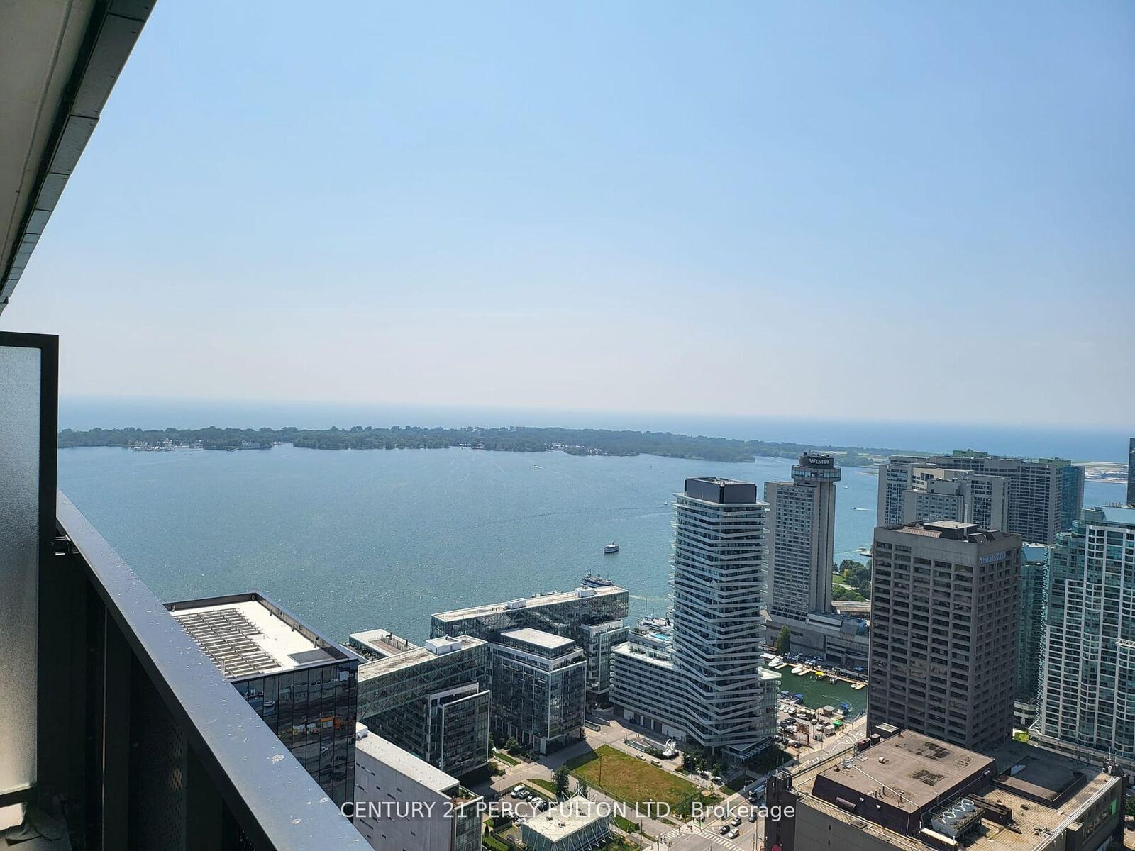 Photo de la propriété: 138 Downes Street 5310 ON M5E 0E4