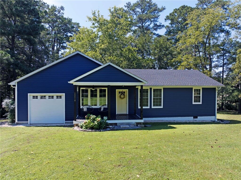 Property Photo: 15516 Gayle Way VA 23314