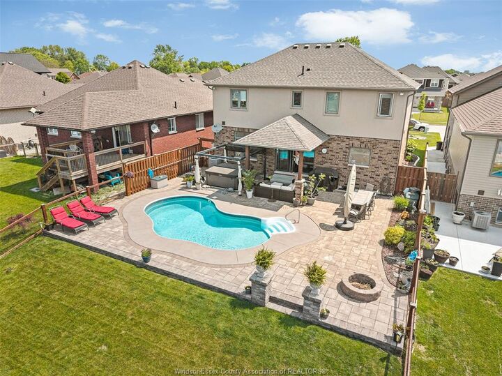 202 Summer Street  Lakeshore ON N8L 0G6 photo