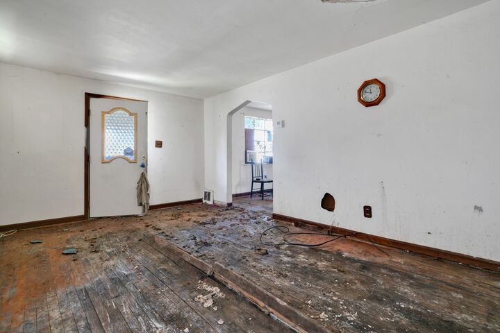 Property Photo:  606 South Avenue  PA 15147 