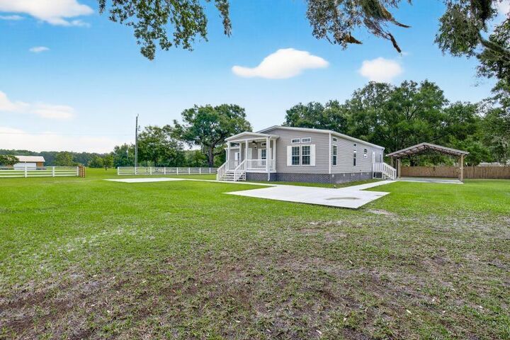 Property Photo:  85208 Airplane Lane  FL 32097 