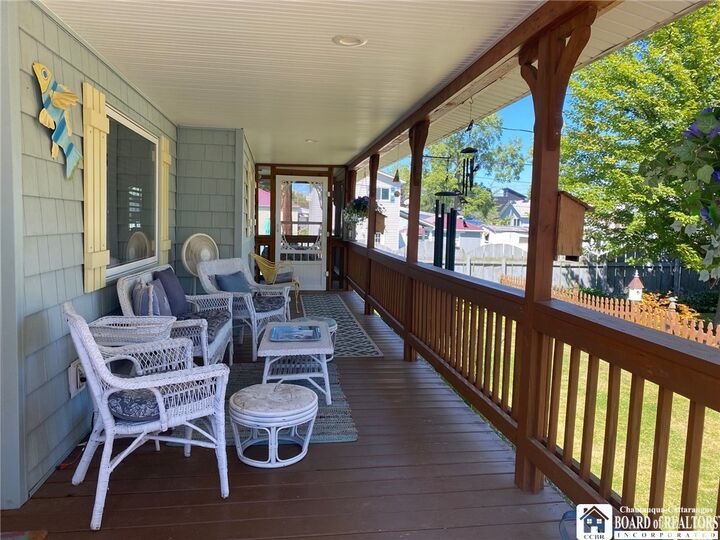 Property Photo:  960 Douglas Place  NY 14081 
