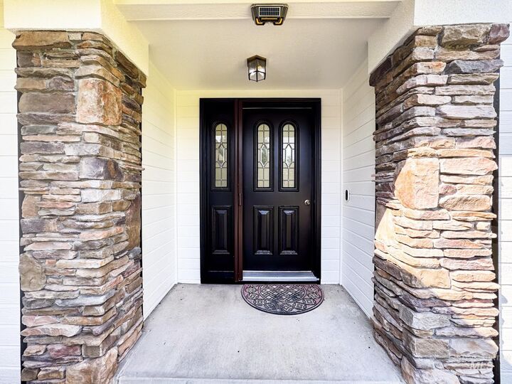 Property Photo: 710 Keogh Ln ID 83607