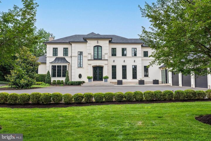 8913 Holly Leaf Lane  Bethesda MD 20817 photo