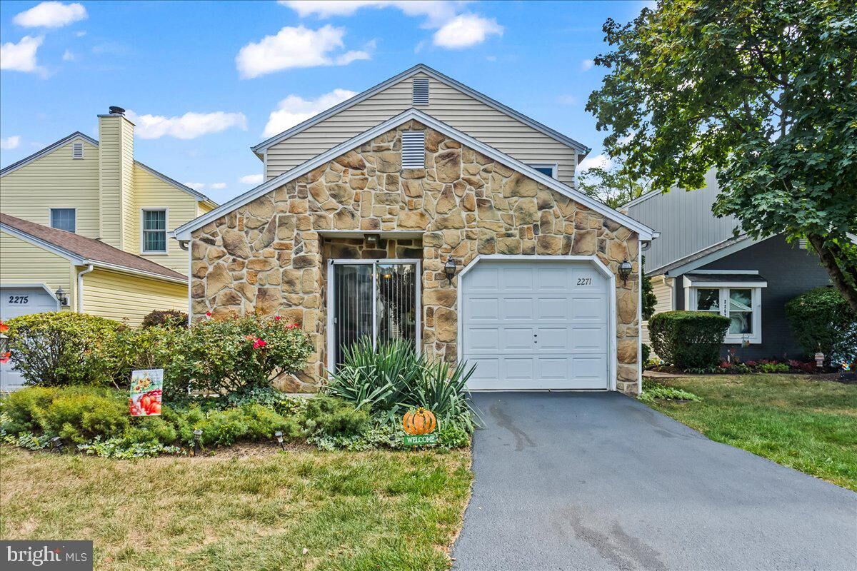 Property Photo:  2271 Highland Circle  PA 17110 