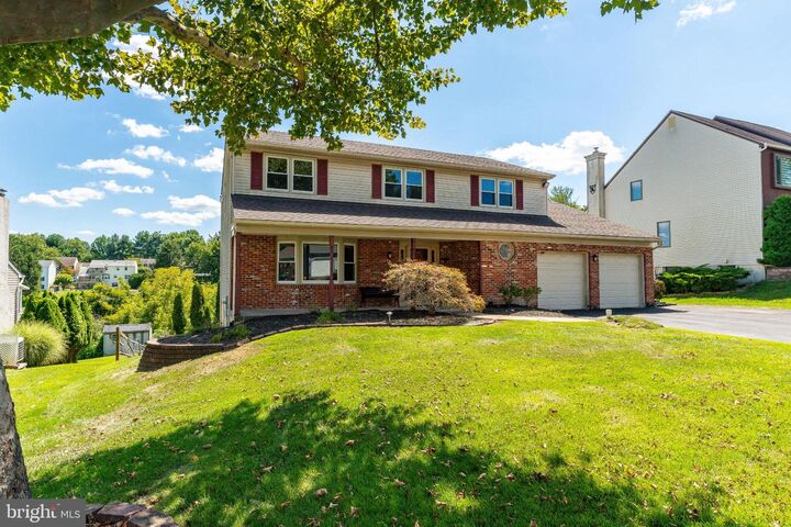 Property Photo: 428 Fox Hollow Drive PA 19053