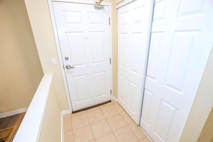 Property Photo: 687 Warde Avenue MB R2H 4H8