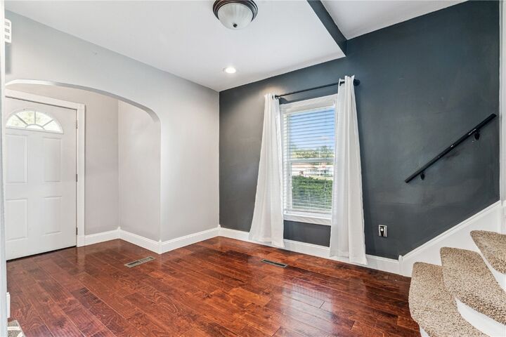 Property Photo: 314 N Monroe Street IA 52253