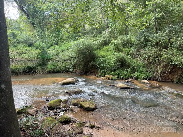 Property Photo: 214 Ridgeway Drive NC 28681