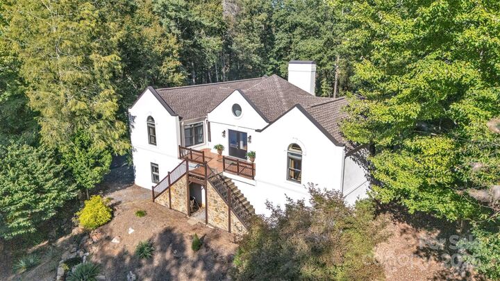 Property Photo:  214 Ridgeway Drive  NC 28681 