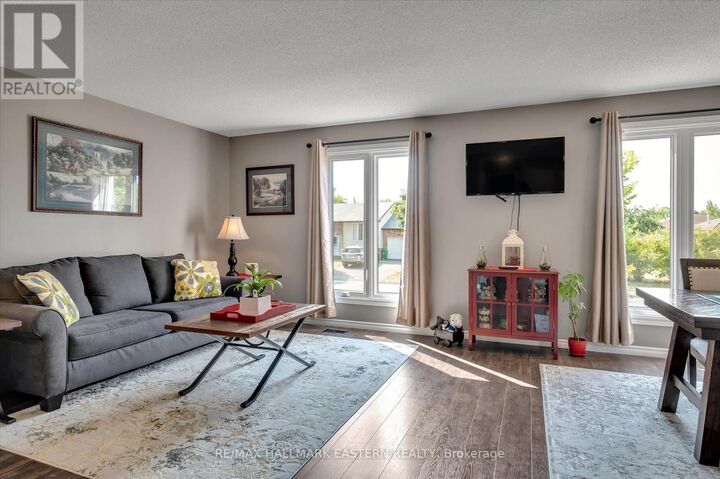 Property Photo: 2574 Foxmeadow Road ON K9L 1X2