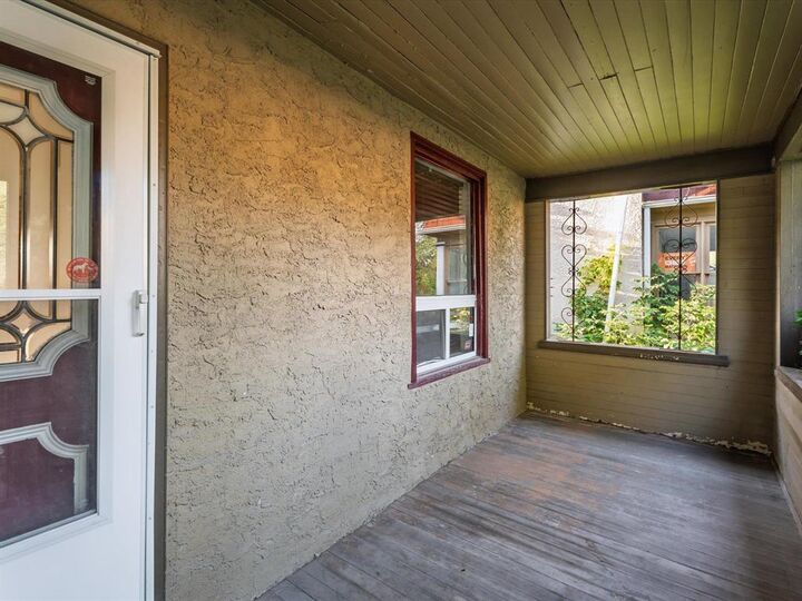 Property Photo:  422 Toronto Street  MB R3G 1S5 
