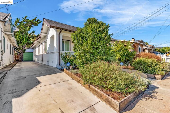 Property Photo:  1715 67th Ave  CA 94621 