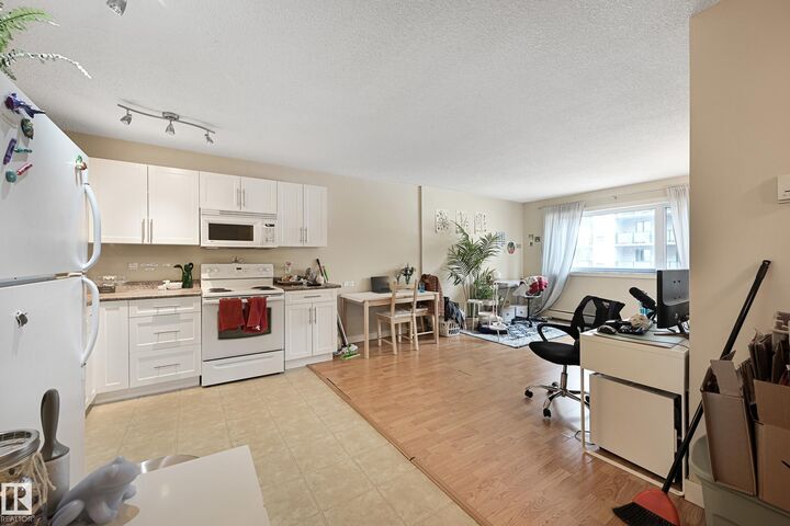 Property Photo:  9710 105 Street NW 901  AB T5K 1A4 