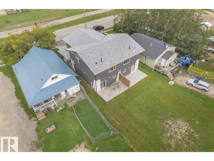 Property Photo: 5265 52 Street AB T0E 1N0