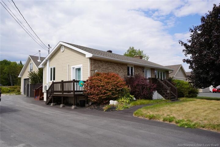 1174 Rue Principale  Beresford NB E8K 2J1 photo
