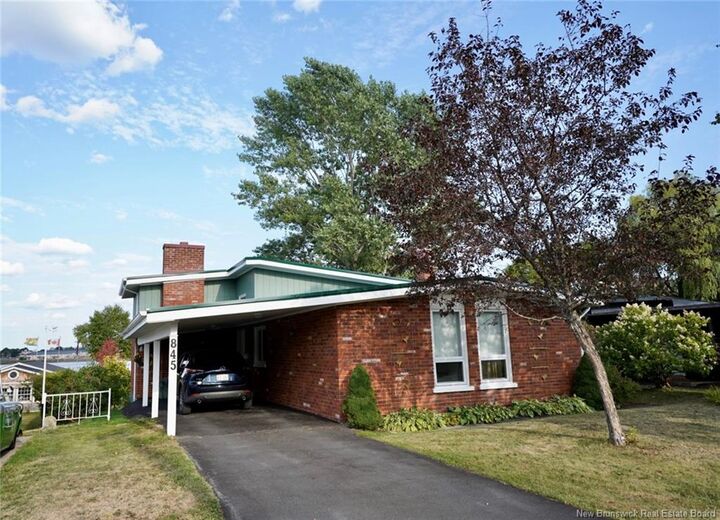 Property Photo:  845 O'Neil Avenue  NB E2A 2L2 