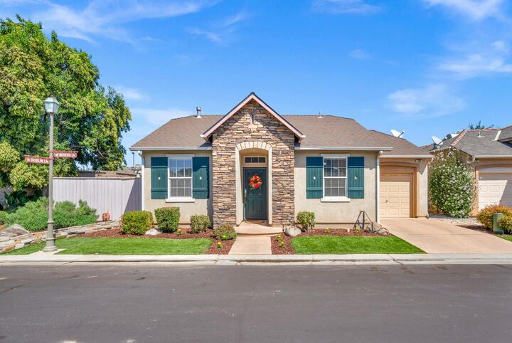 Property Photo:  785 W Riviera Lane  CA 93619 