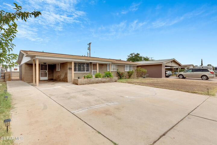 Property Photo:  5861 Macaw Avenue  TX 79924 