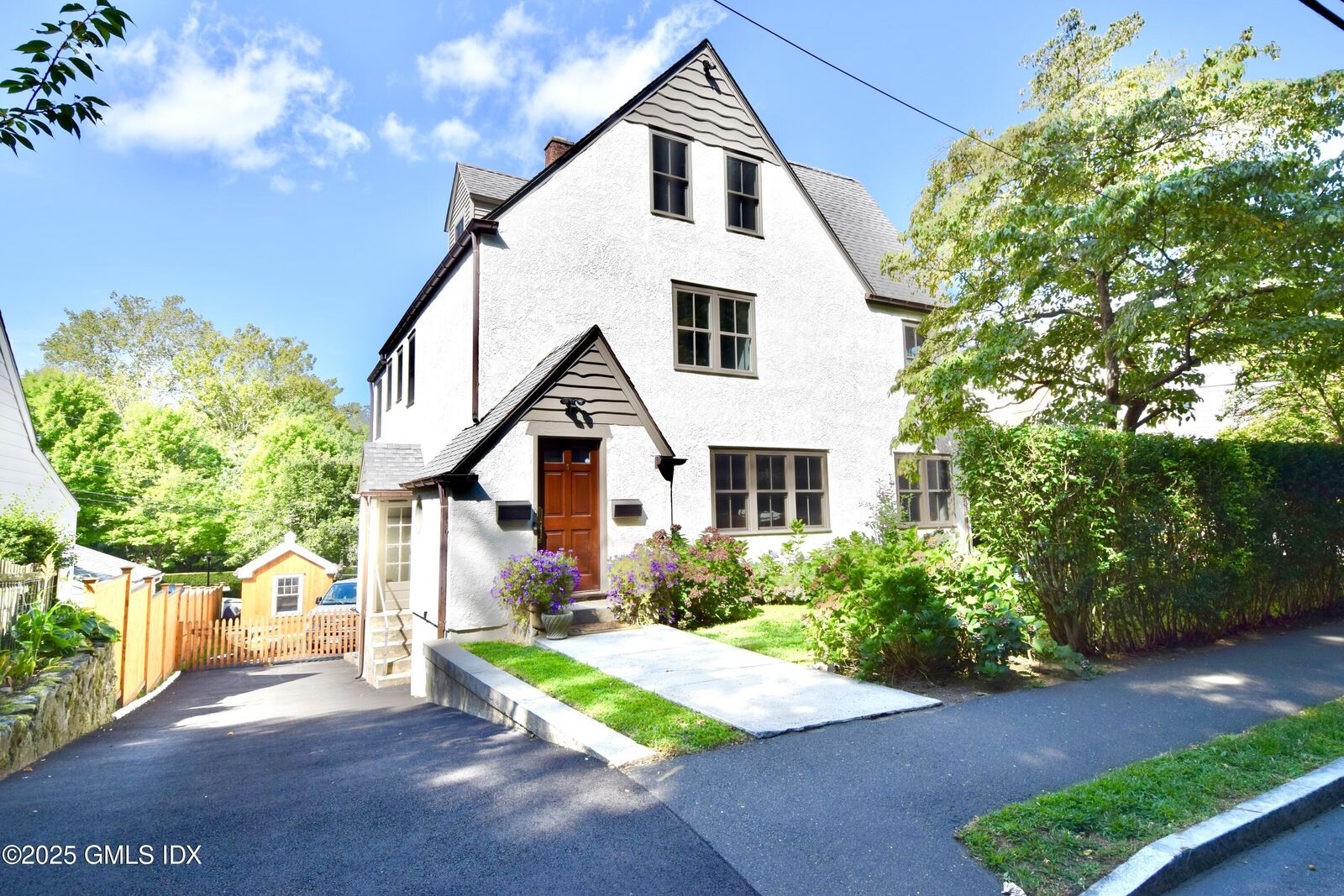Property Photo: 6 Pemberwick Road 2 CT 06831
