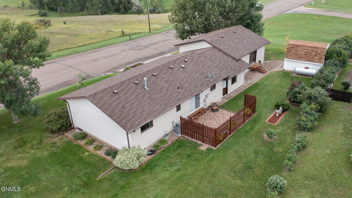 Property Photo:  418 16th Street NE  ND 58523 