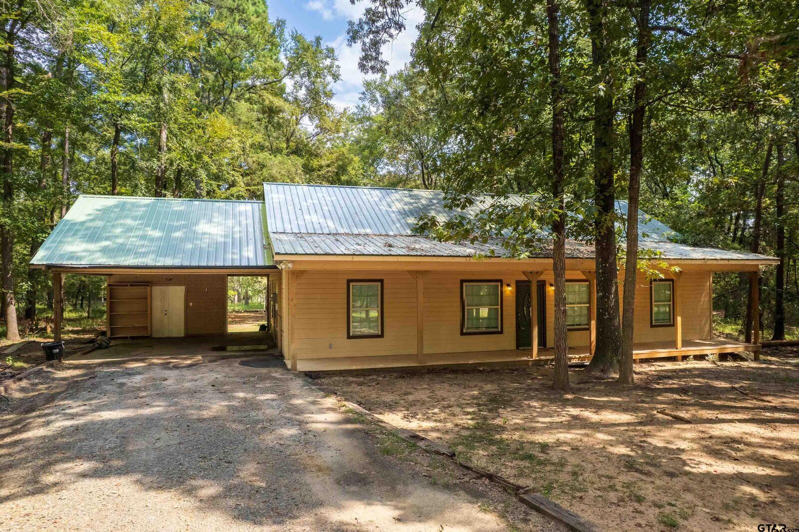 Property Photo:  192 King Andrew Ct.  TX 75480 