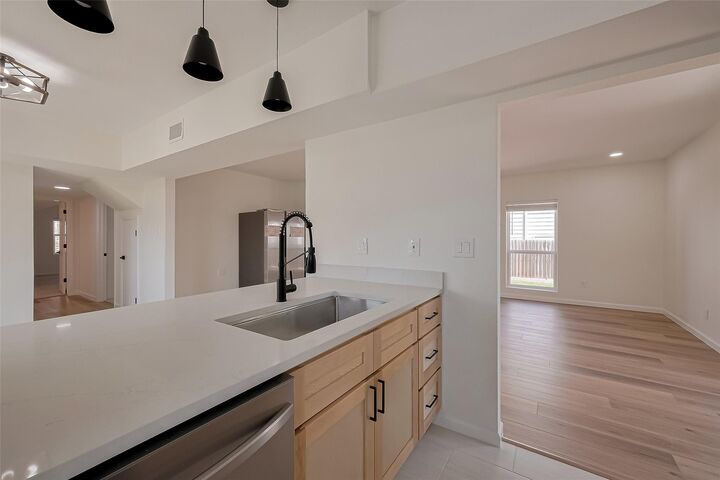 Property Photo: 5922 Fairdale Lane TX 77057