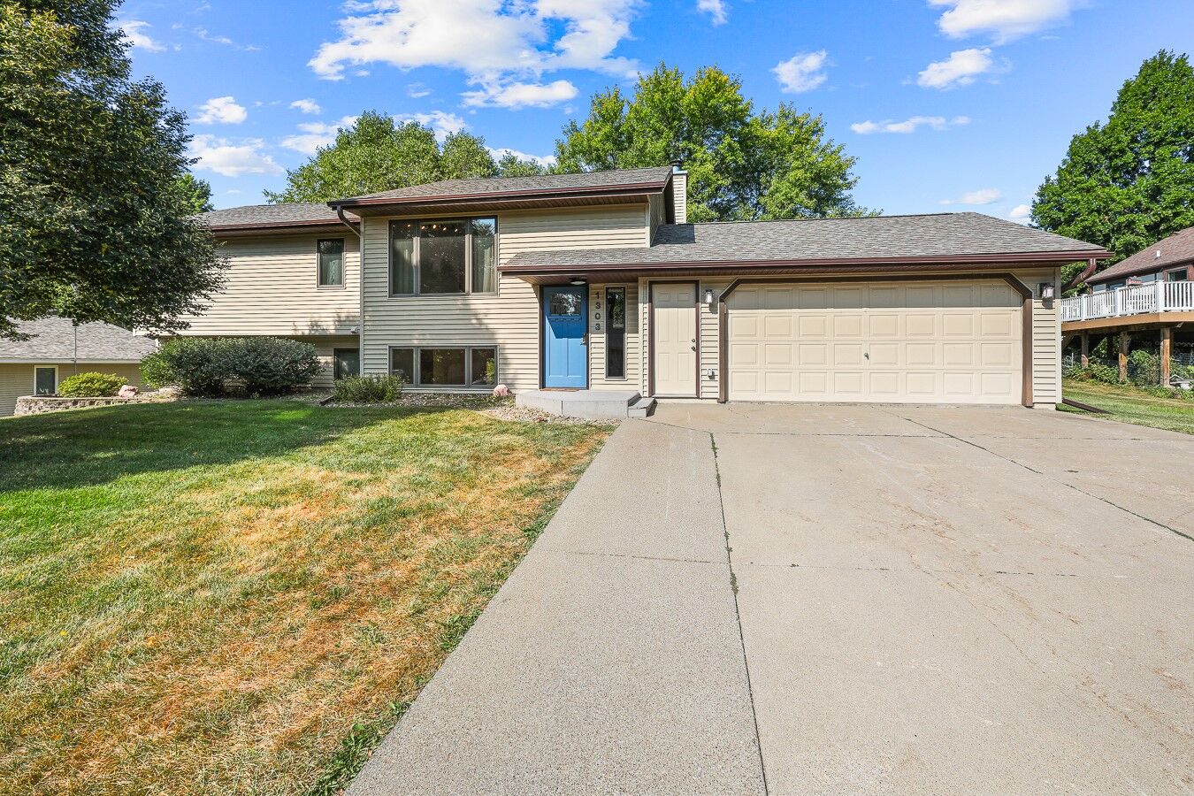 Property Photo:  1303 N Prairie Street  IA 50219 