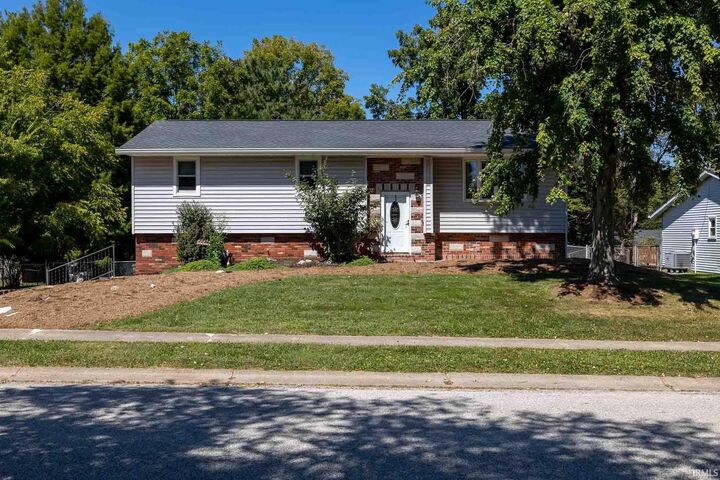 Property Photo:  1409 E Browning Lane  IN 47401 