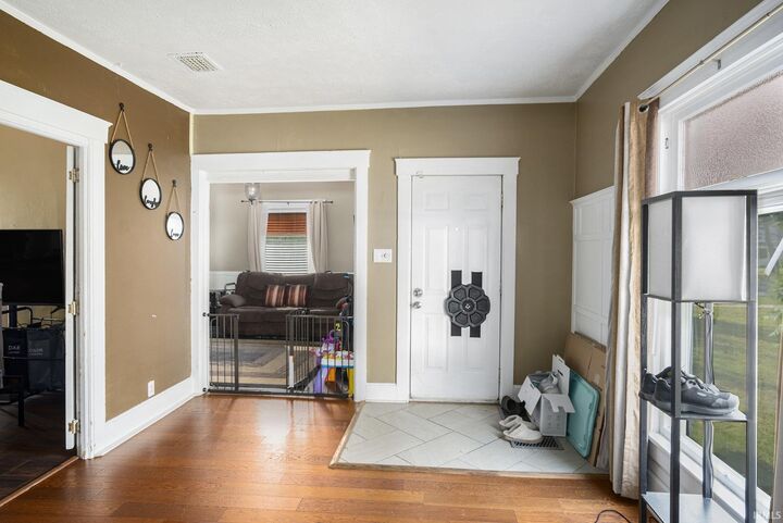 Property Photo:  418 Myrtle Street  IN 46514 