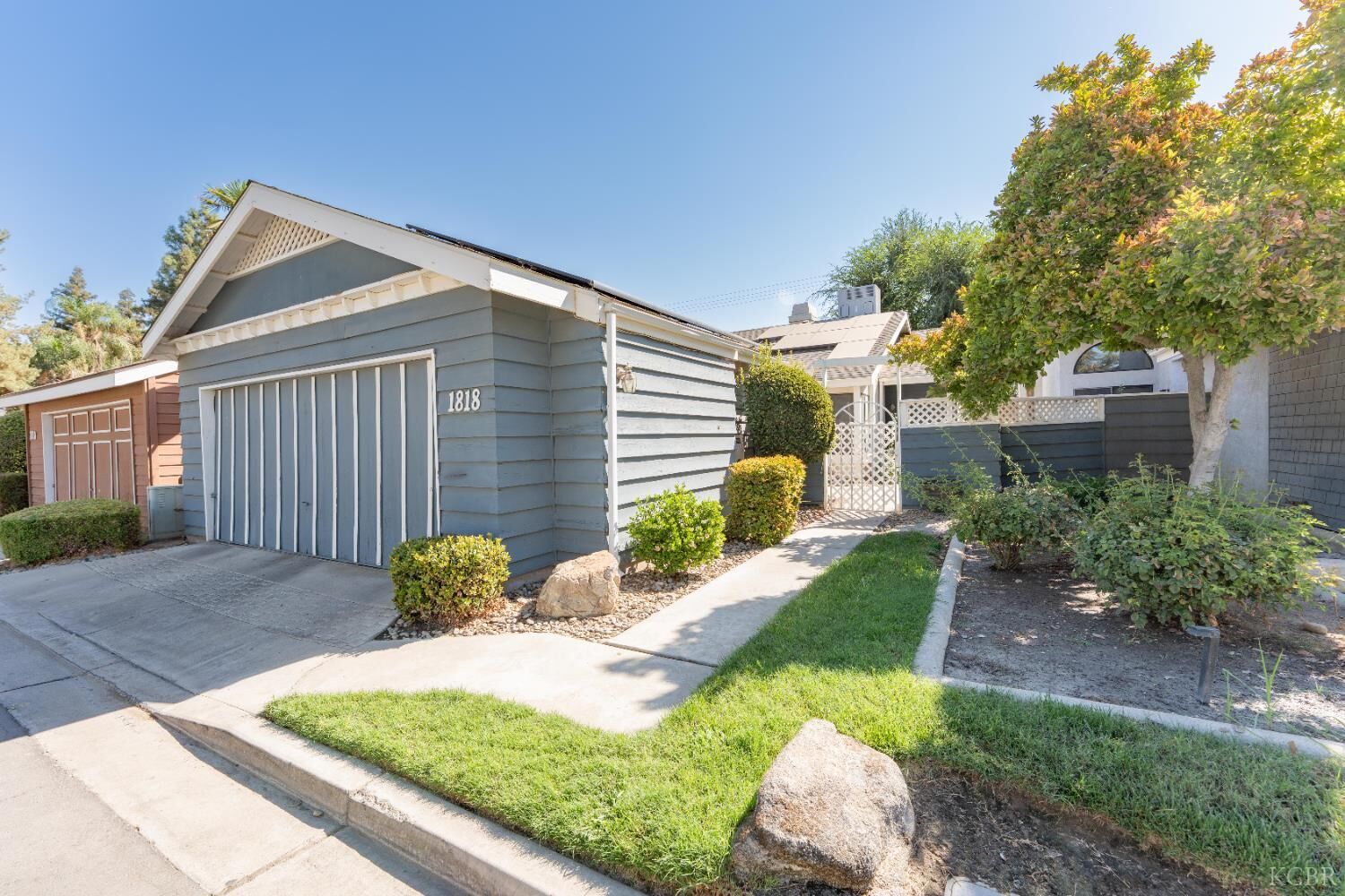 Property Photo:  1818 S Cain Street  CA 93292 