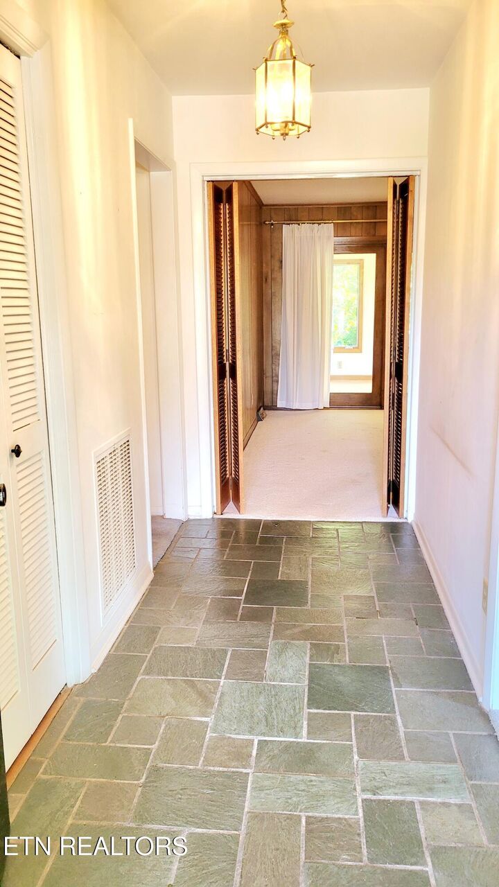 Property Photo: 128 Essex Drive TN 37922