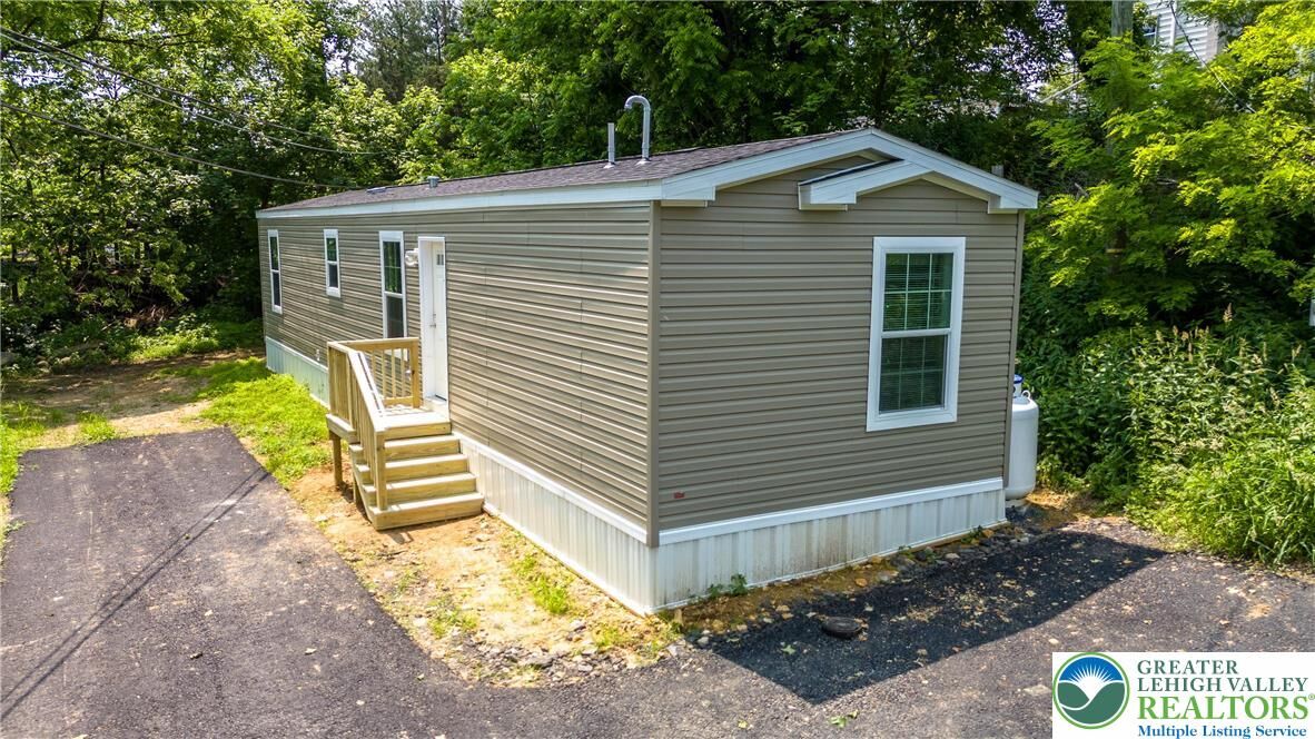 Property Photo: 465 Royal Manor Road Lot 2 PA 18042
