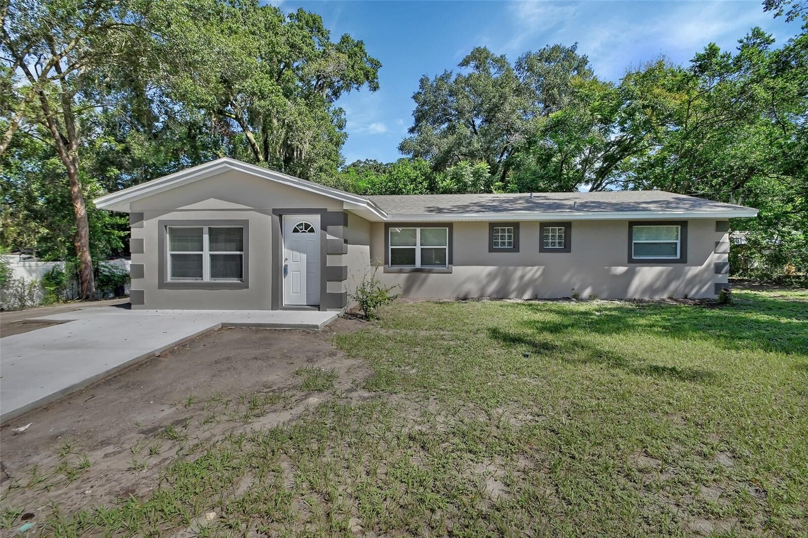 Property Photo:  701 Boston Court  FL 32724 