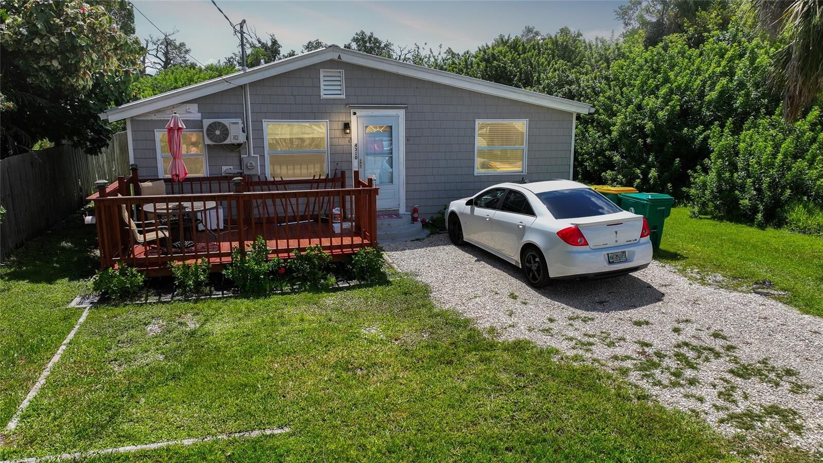 Property Photo: 4310 Commercial Street FL 33953