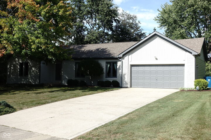 Property Photo:  118 Glasgow Lane  IN 46060 